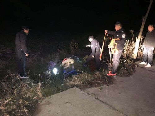 老人骑车捎人遇车祸,老人骑车捎人遇车祸怎么处理