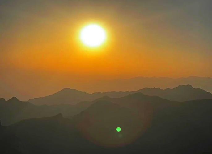 夜爬华山看到火箭,夜爬华山看到火箭的感受